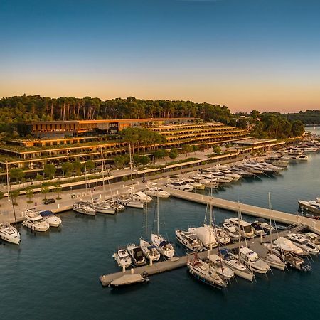 Grand Park Hotel Rovinj By Maistra Collection Esterno foto The hotel and the marina