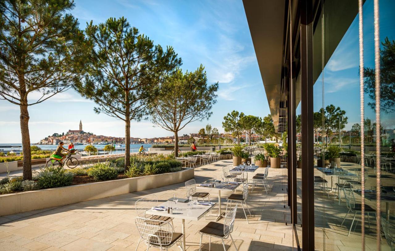 Grand Park Hotel Rovinj By Maistra Collection Esterno foto The terrace of the restaurant