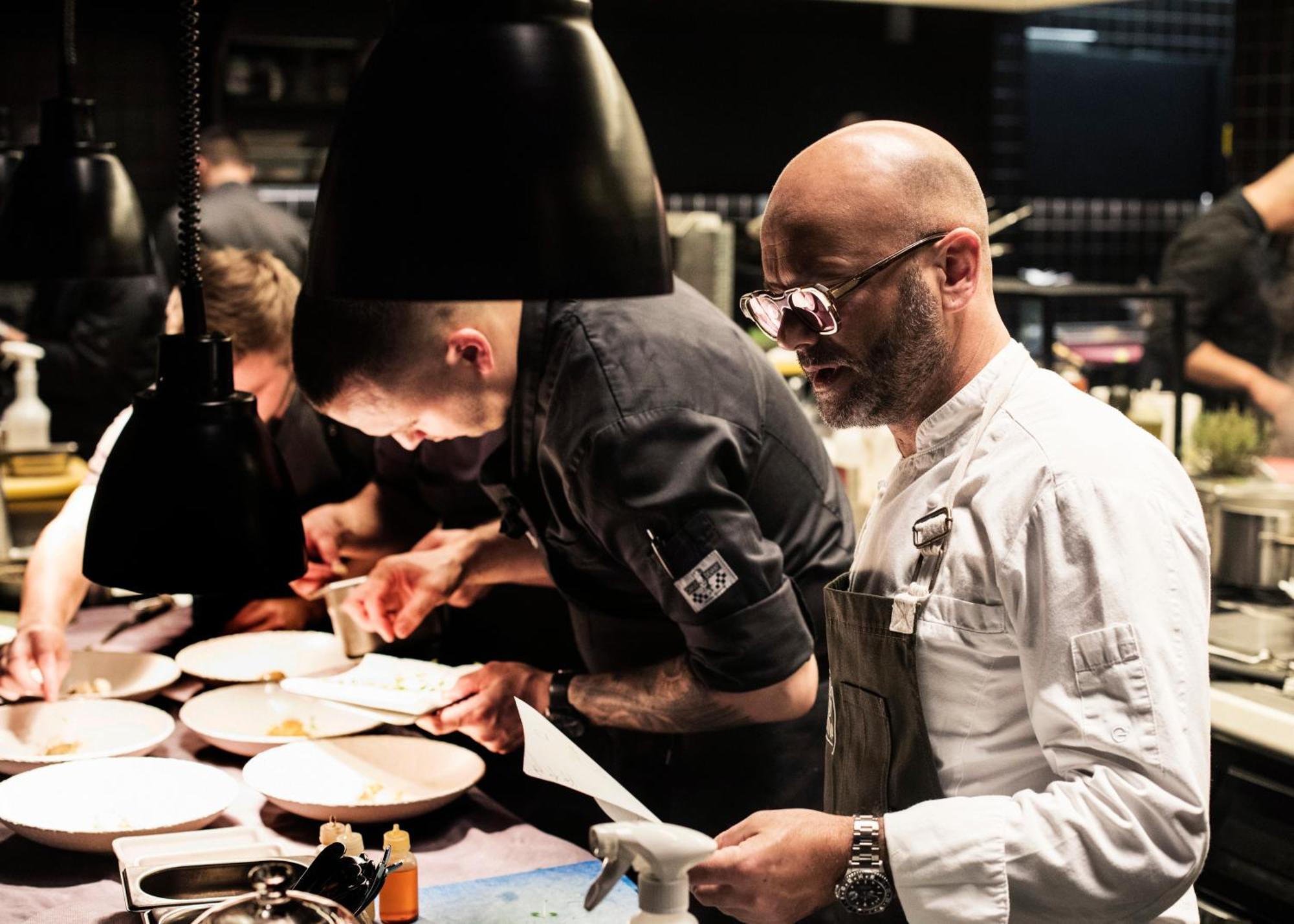 Grand Park Hotel Rovinj By Maistra Collection Esterno foto Chef preparing food