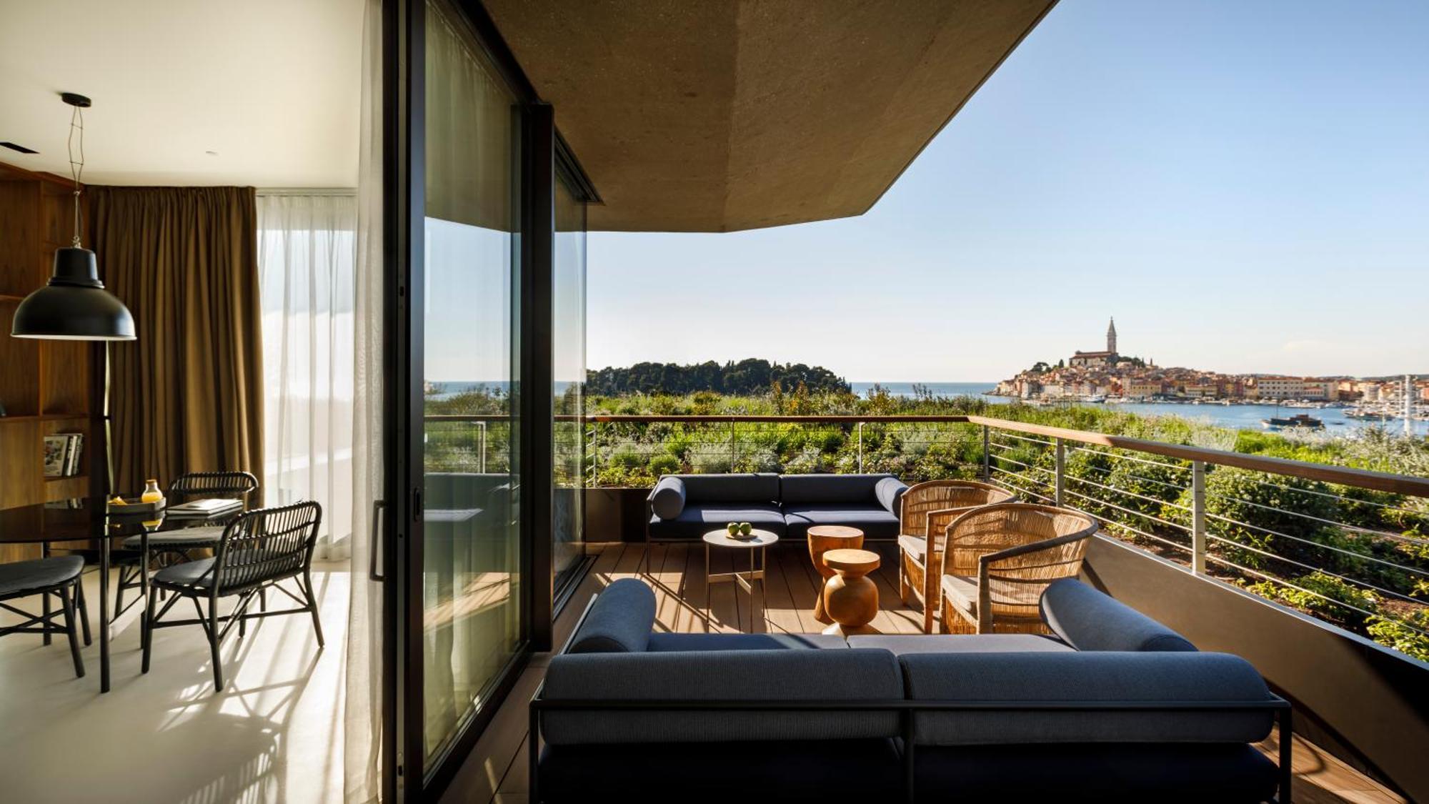 Grand Park Hotel Rovinj By Maistra Collection Esterno foto A view of the Adriatic Sea from the hotel