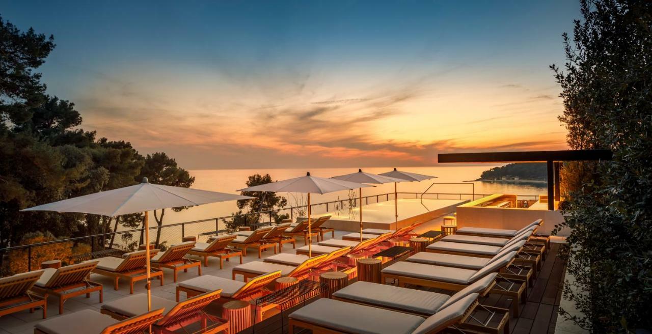 Grand Park Hotel Rovinj By Maistra Collection Esterno foto Sunset at the hotel