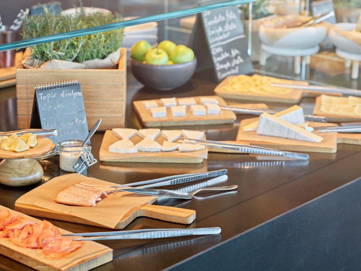 Grand Park Hotel Rovinj By Maistra Collection Esterno foto Cheese and cold cuts at a buffet